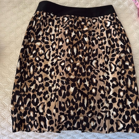 White House Black Market Dresses & Skirts - White House Black market skirt